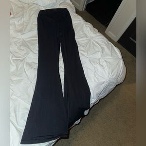 Aerie size small crossover flare leggings.